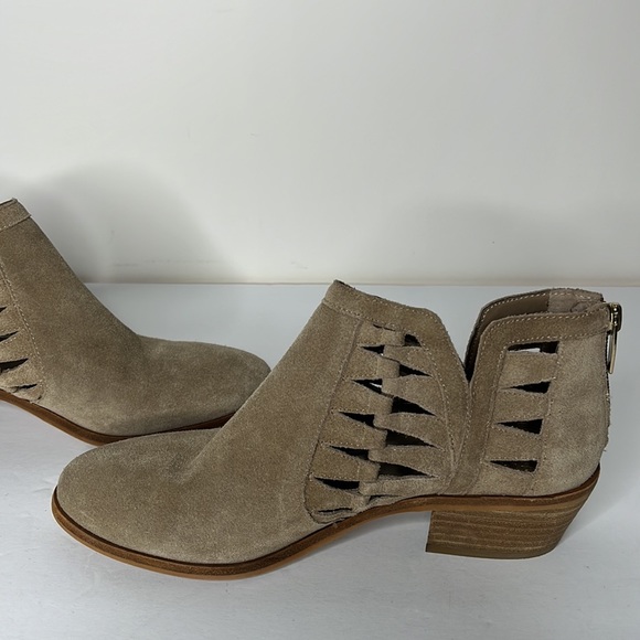 Vince Camuto Genuine Leather Rear Zip Boho Ankle Bootie Sz 8 - Picture 5 of 7